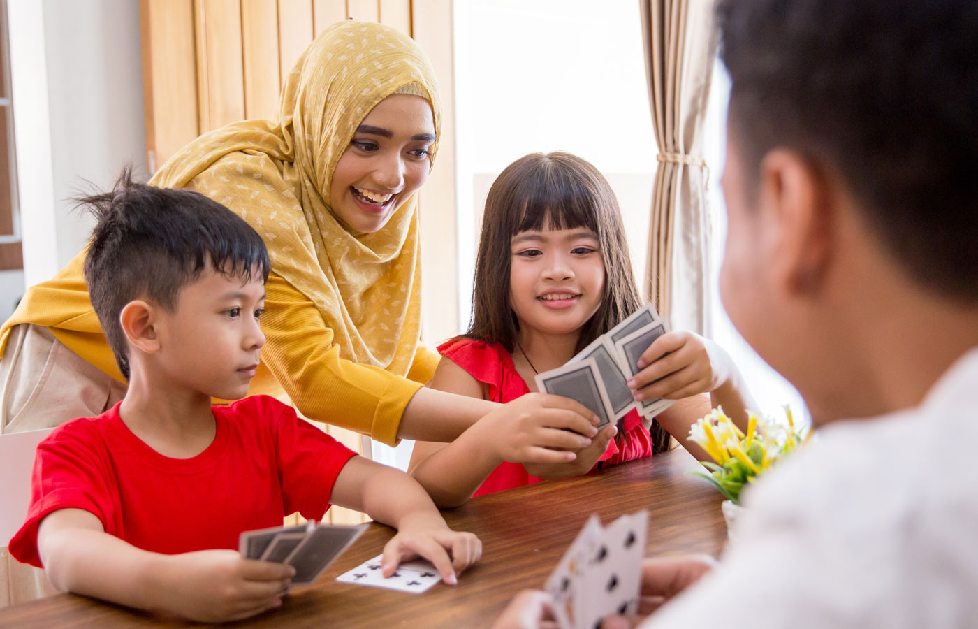 Card Game Guide: Types, Benefits, History, and How to Choose the Best One